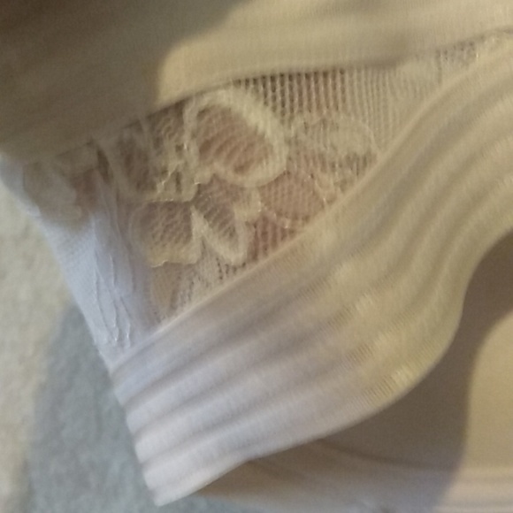 Maiden form tan bra. Lace. - Picture 4 of 5